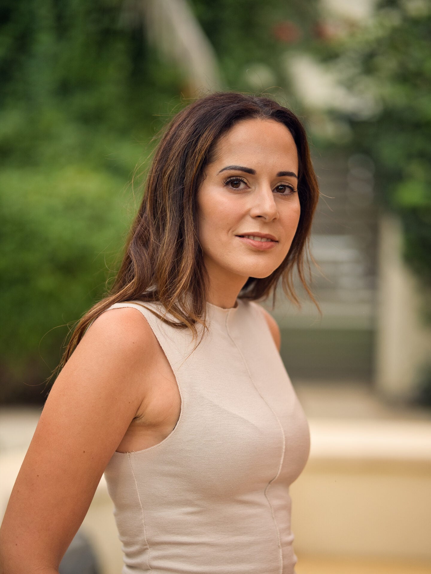 Documentary-style portrait session in Dubai
