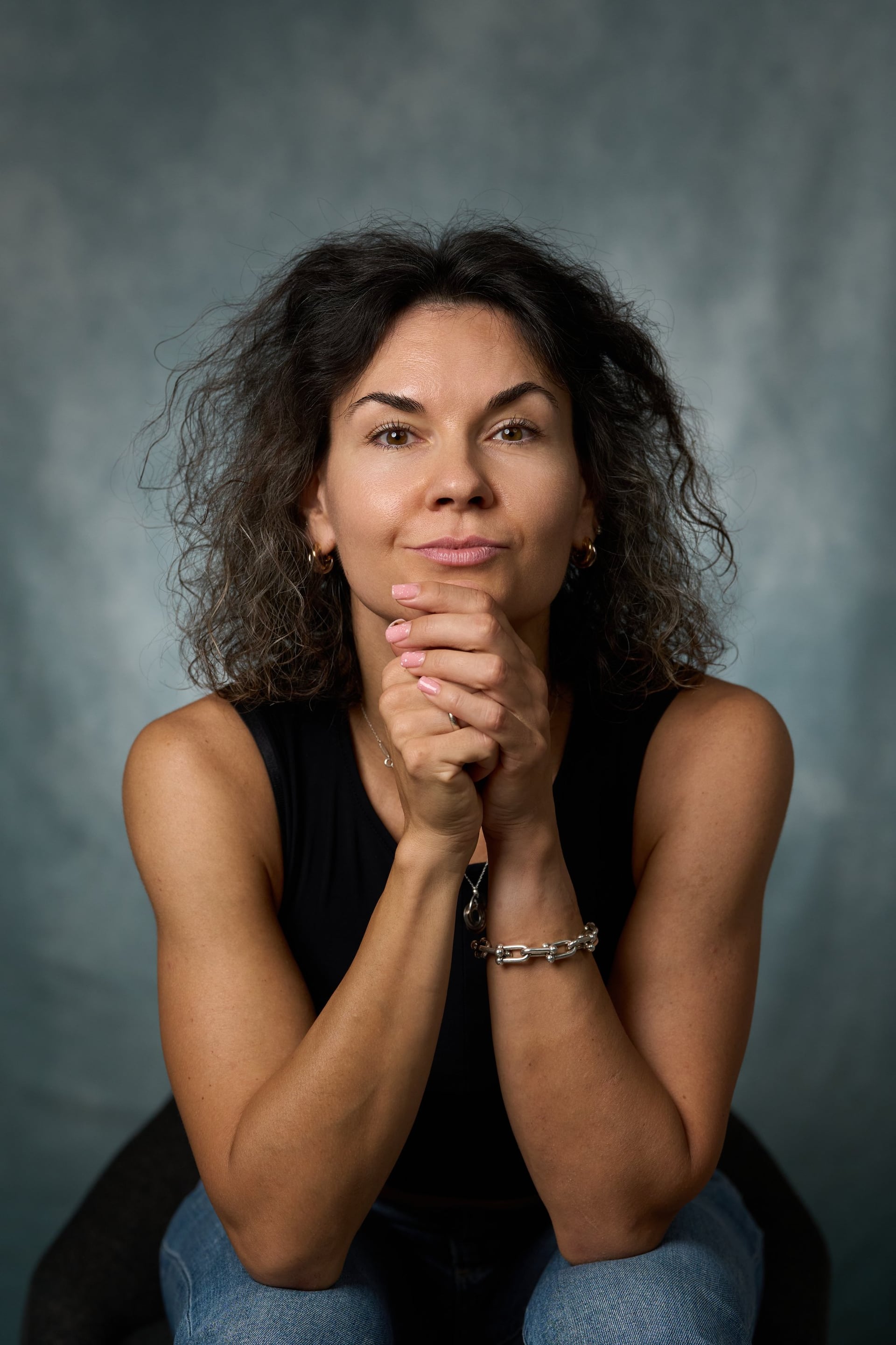 Business headshot photography in Dubai studio